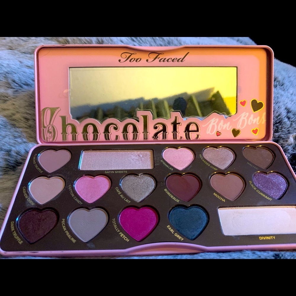❤️TOO FACED❤️-🍫CHOCOLATE BON BONS PALETTE🍫BRAND NEW🍫